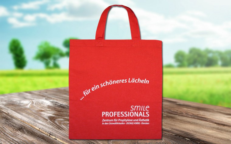 Abbildung: farbige Baumwolltasche rot mit Druck 38x42 cm